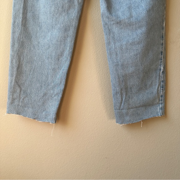 Levis 550 light wash denim straight leg mom jeans - Picture 7 of 7